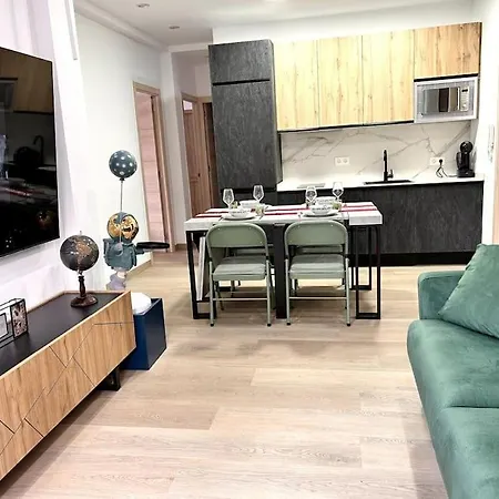 Lujo 10 Pax Proyector, Maquina Arcade Y Patinetes Lägenhet *