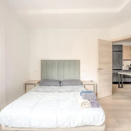 Lujo 10 Pax Proyector, Maquina Arcade Y Patinetes Apartment Oviédo