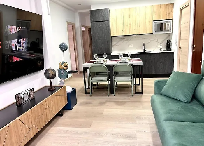 Lujo 10 Pax Proyector, Maquina Arcade Y Patinetes דירה *