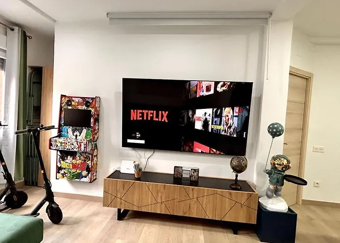 Lujo 10 Pax Proyector, Maquina Arcade Y Patinetes דירה אוביידו