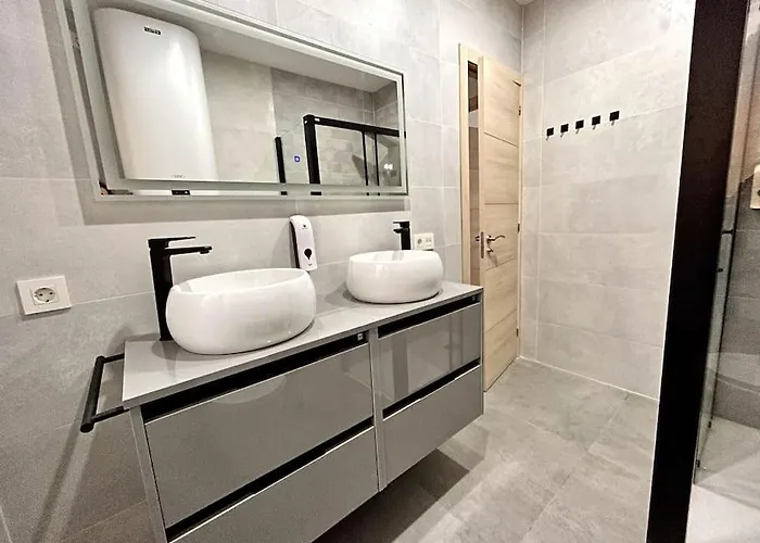 Lujo 10 Pax Proyector, Maquina Arcade Y Patinetes *